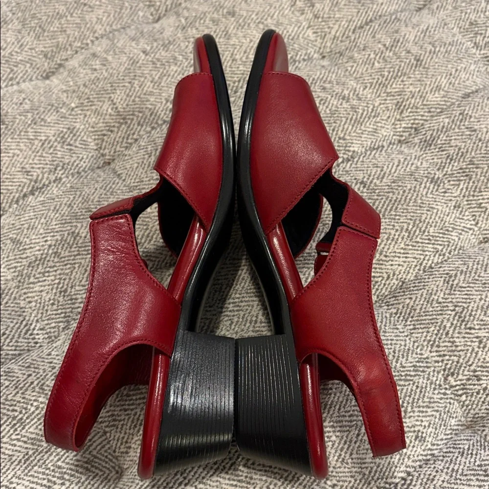 SAS suntimer red sandals size 9.5 W - Picture 4 of 7